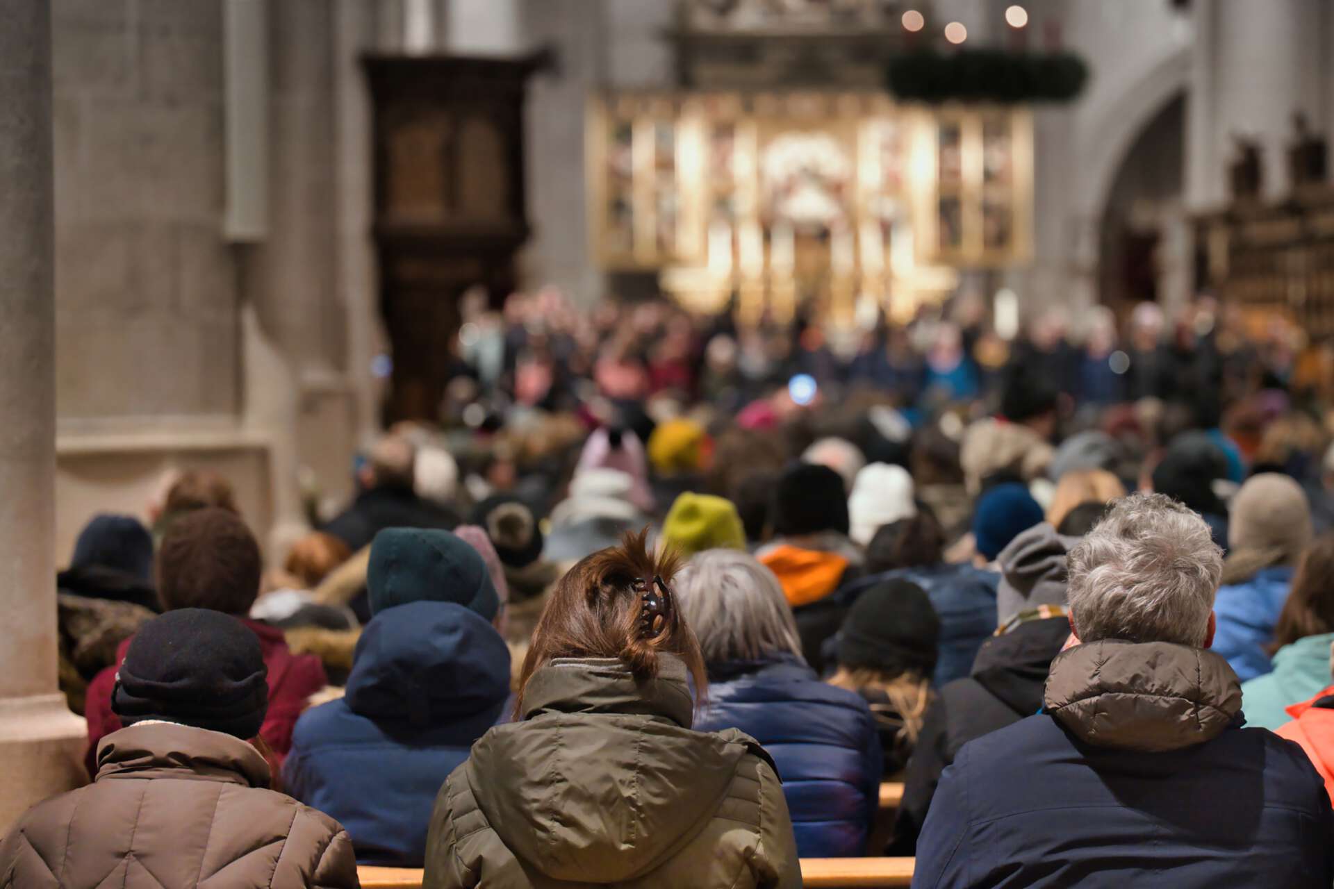 Menschenmenge in der Kirche Münster Ingolstadt. 
#RLNCH_XXIII
