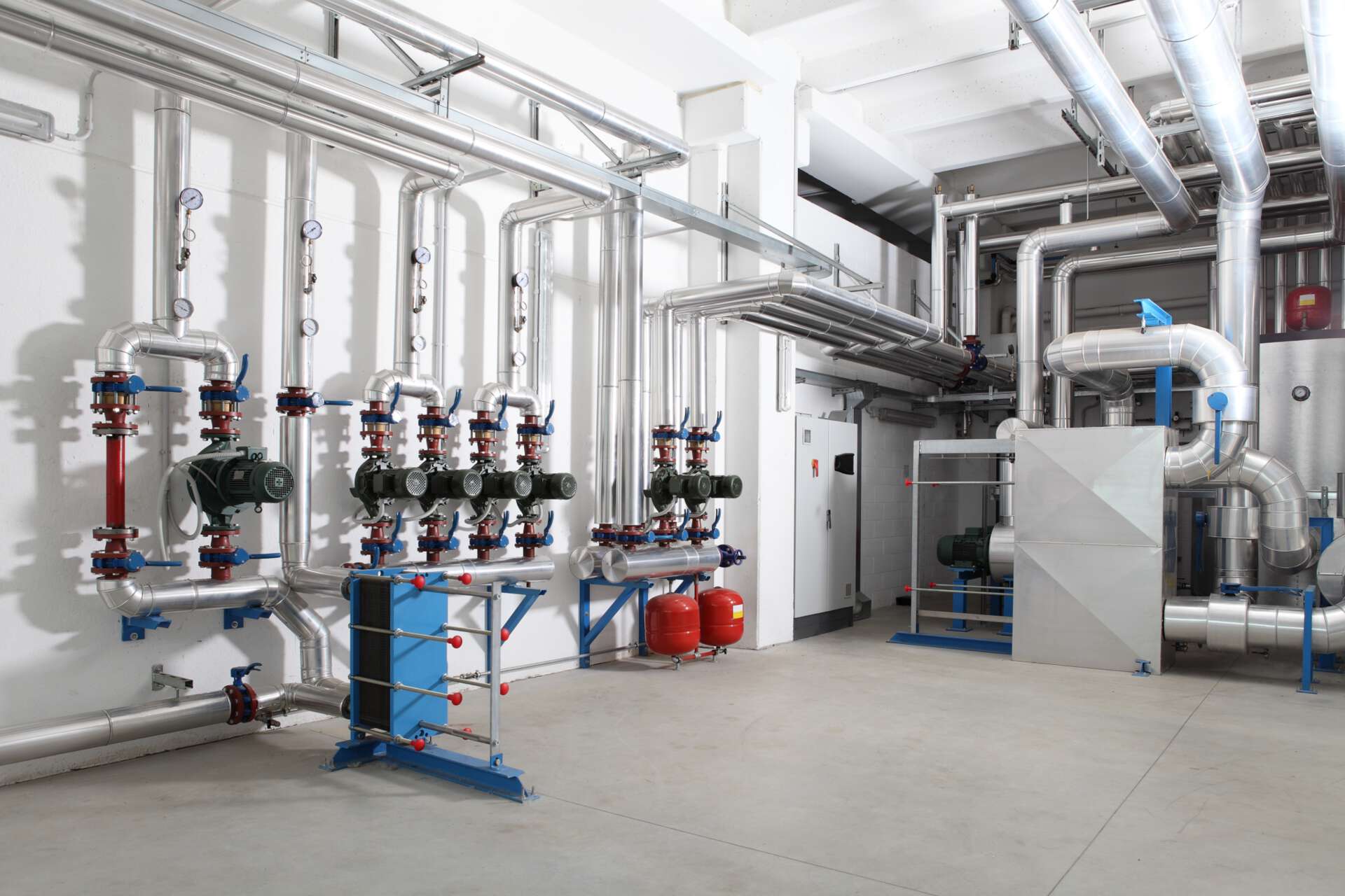 Heizungskeller mit Blick auf die Heizungsanlage